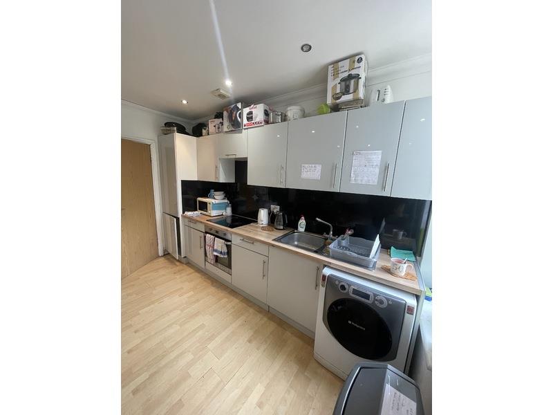 5 bed property in Marlborough Road, Cardiff